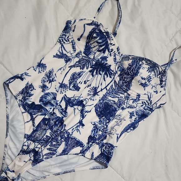 Bodysuit - Picture 1 of 5